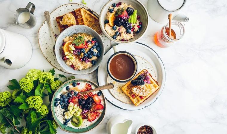 12دلیل برای اهمیت خوردن صبحانه مقوی 
