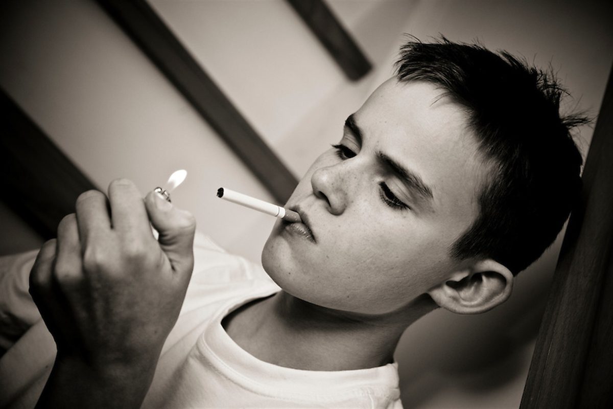 نوجوانان سیگاری