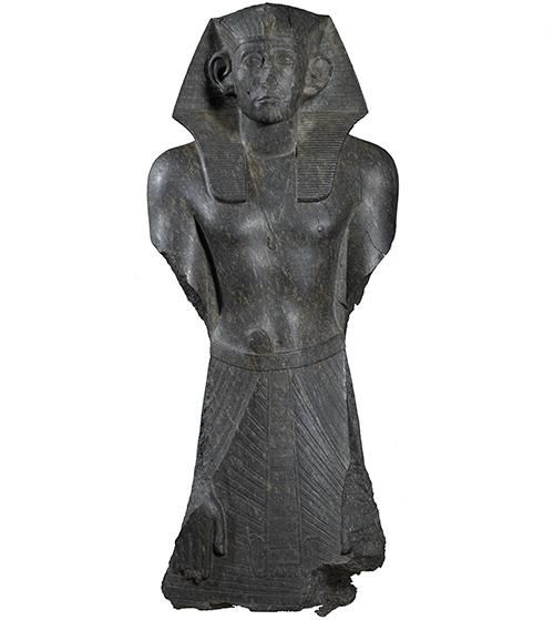 مجسمه سنوسرت سوم با  لباس سلطنتی، مصر، حدود 1850 قبل از میلاد.