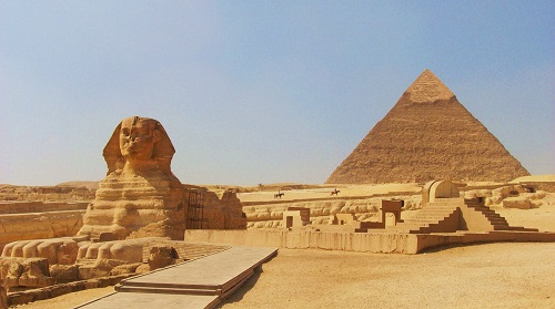 t اهرام مصر یکی از شگفتی های هفتگانه جهان