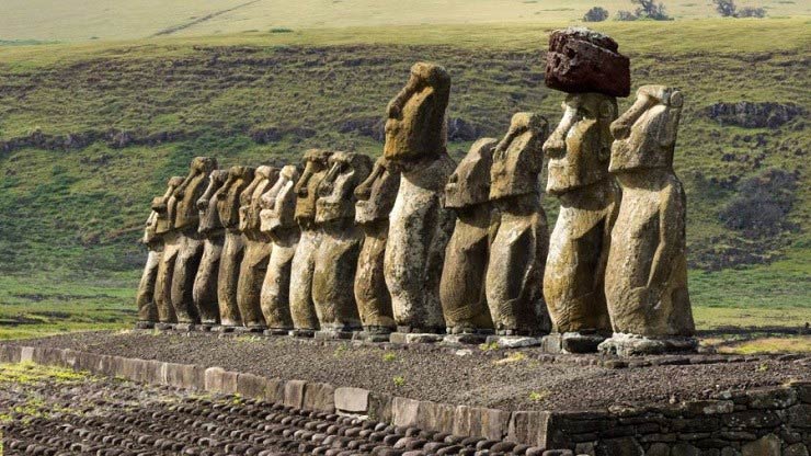 مجسمه های غول پیکر جزیره ایستر