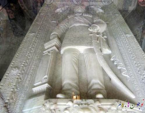 سنگ قبر هنرمندانه ناصرالدین شاه