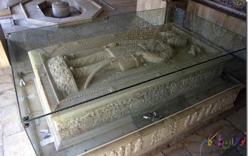  سنگ قبر مرمری ناصرالدین شاه