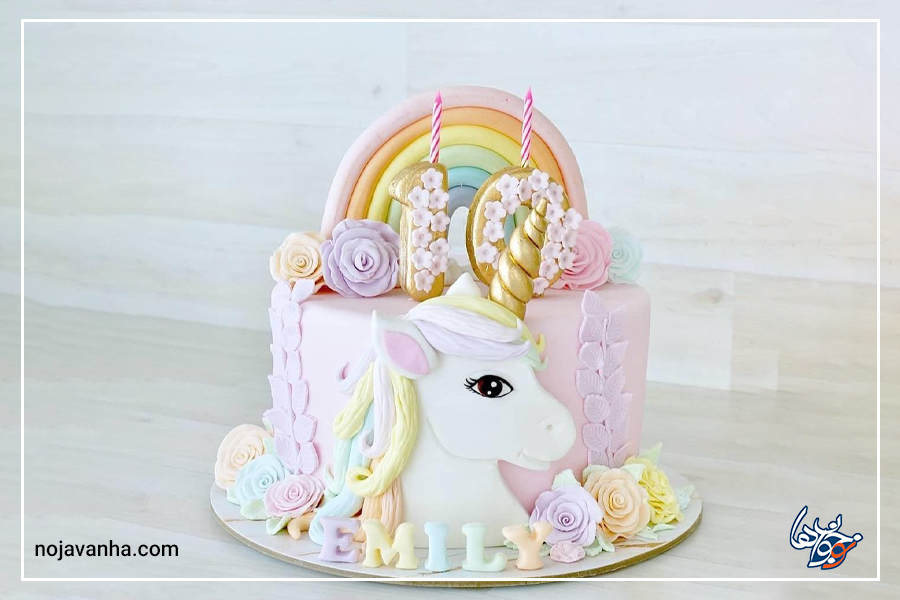 کیک جشن تولد با تزئین اسب تک شاخ